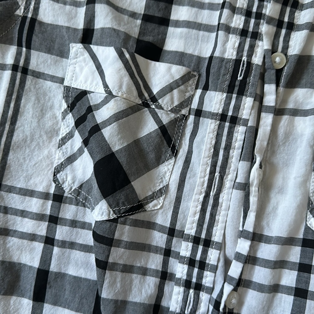 Express• plaid button down - Picture 3 of 6